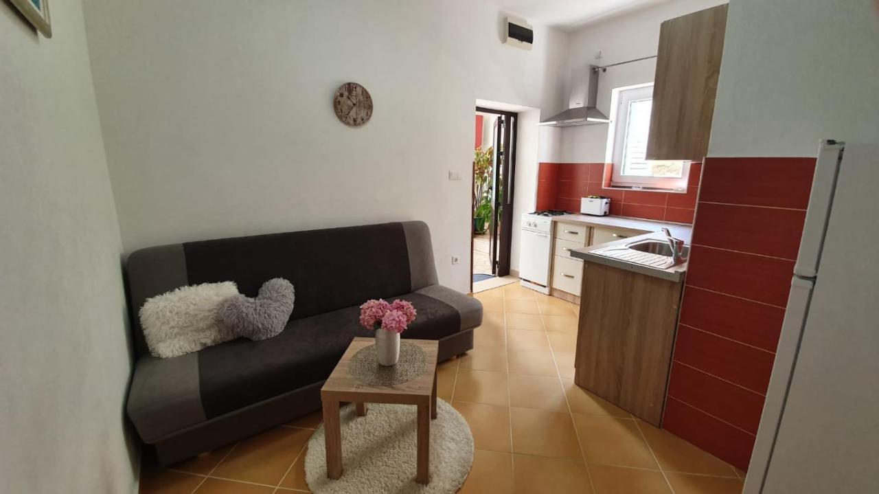 Apartment Franic Sućuraj Dış mekan fotoğraf